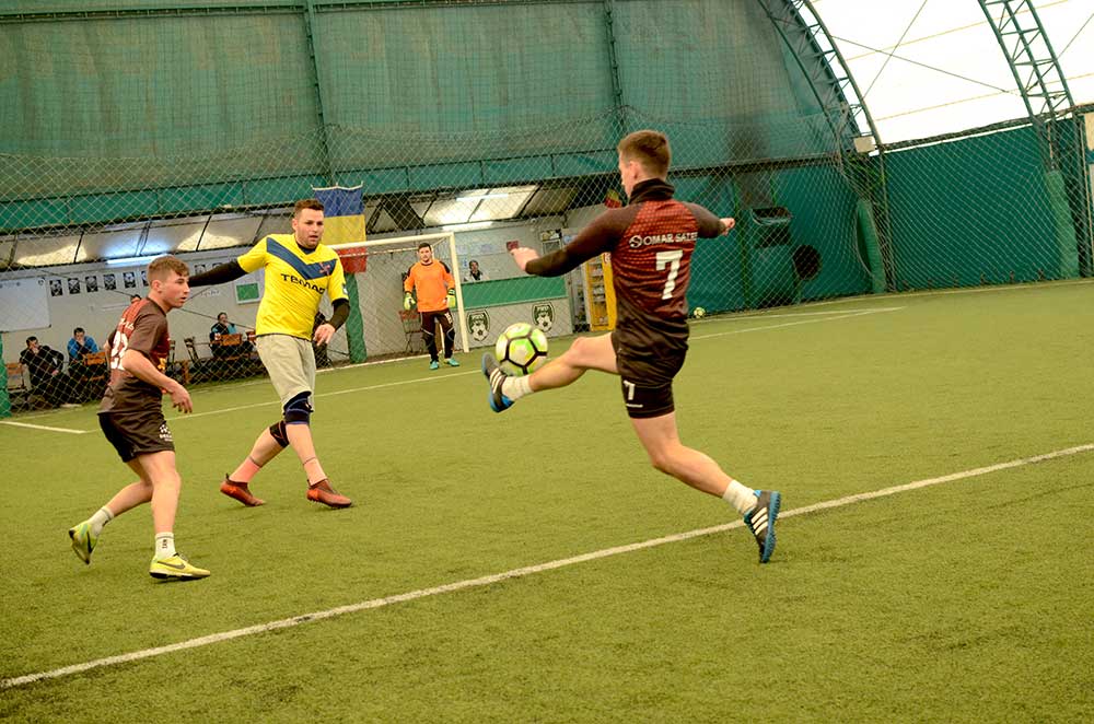 Temad, Dream Team, teren fotbal brasov