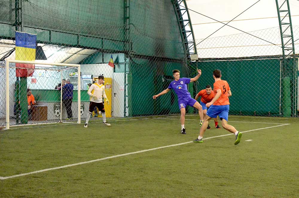 vestificina-10-curat#-(29) Vestificina, 10 Curat, teren fotbal brasov