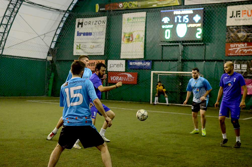 10 curat, Lifesport, teren de fotbal brasov