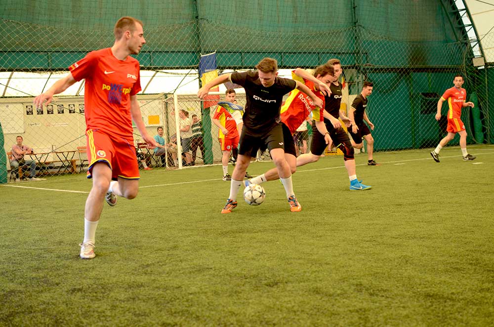 preh–quin-(30) Preh, Quin Romania, teren fotbal brasov