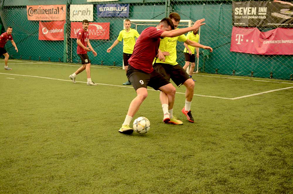 Quin Romania, Ares, teren fotbal brasov
