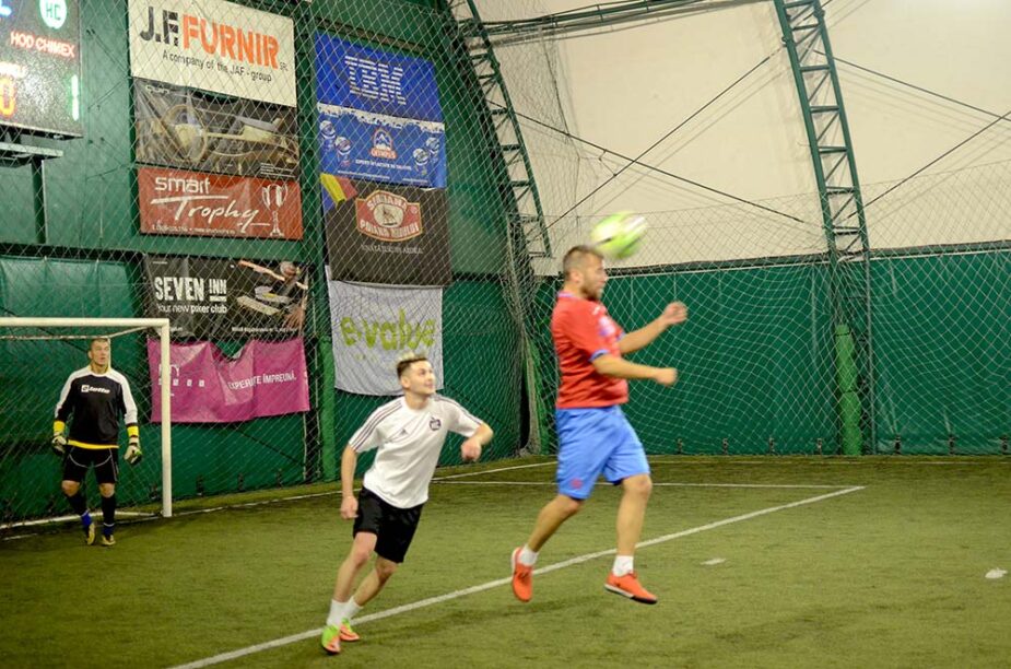 mario & lor, hod-chimex, teren fotbal brasov