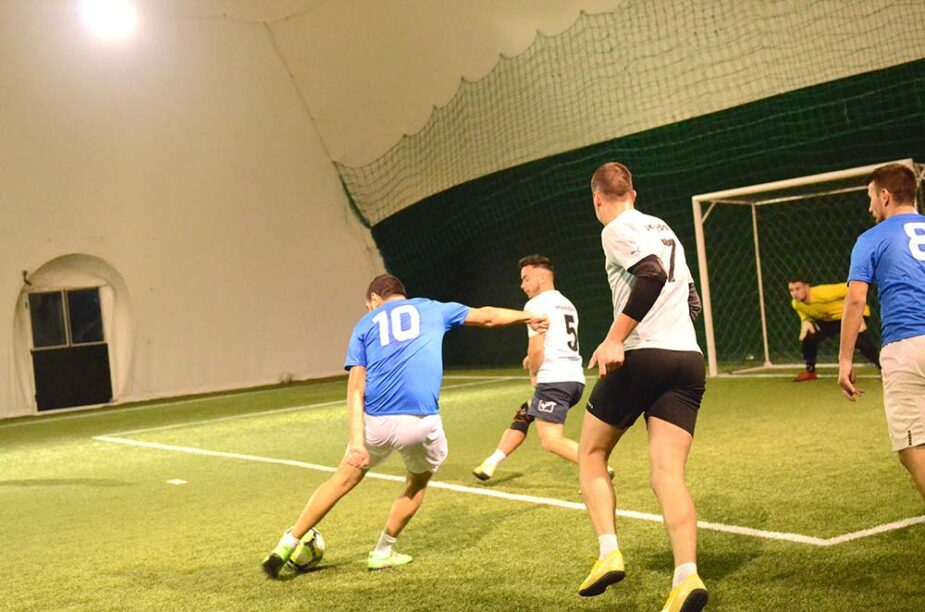 tricolorul azuga, funny team, teren fotbal brasov