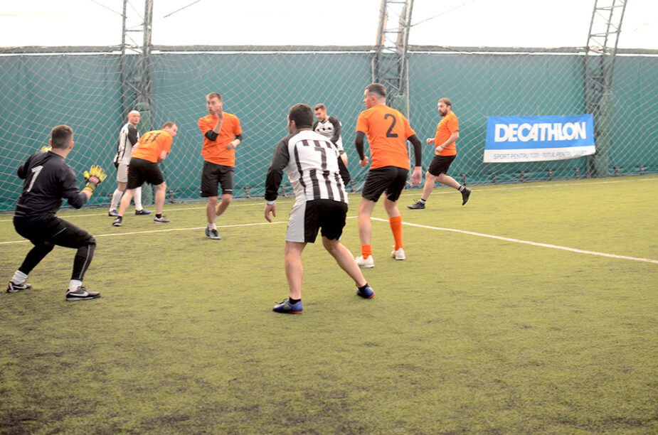 ACS Deloeko Brasov, Rev Pavimenti, teren fotbal brasov
